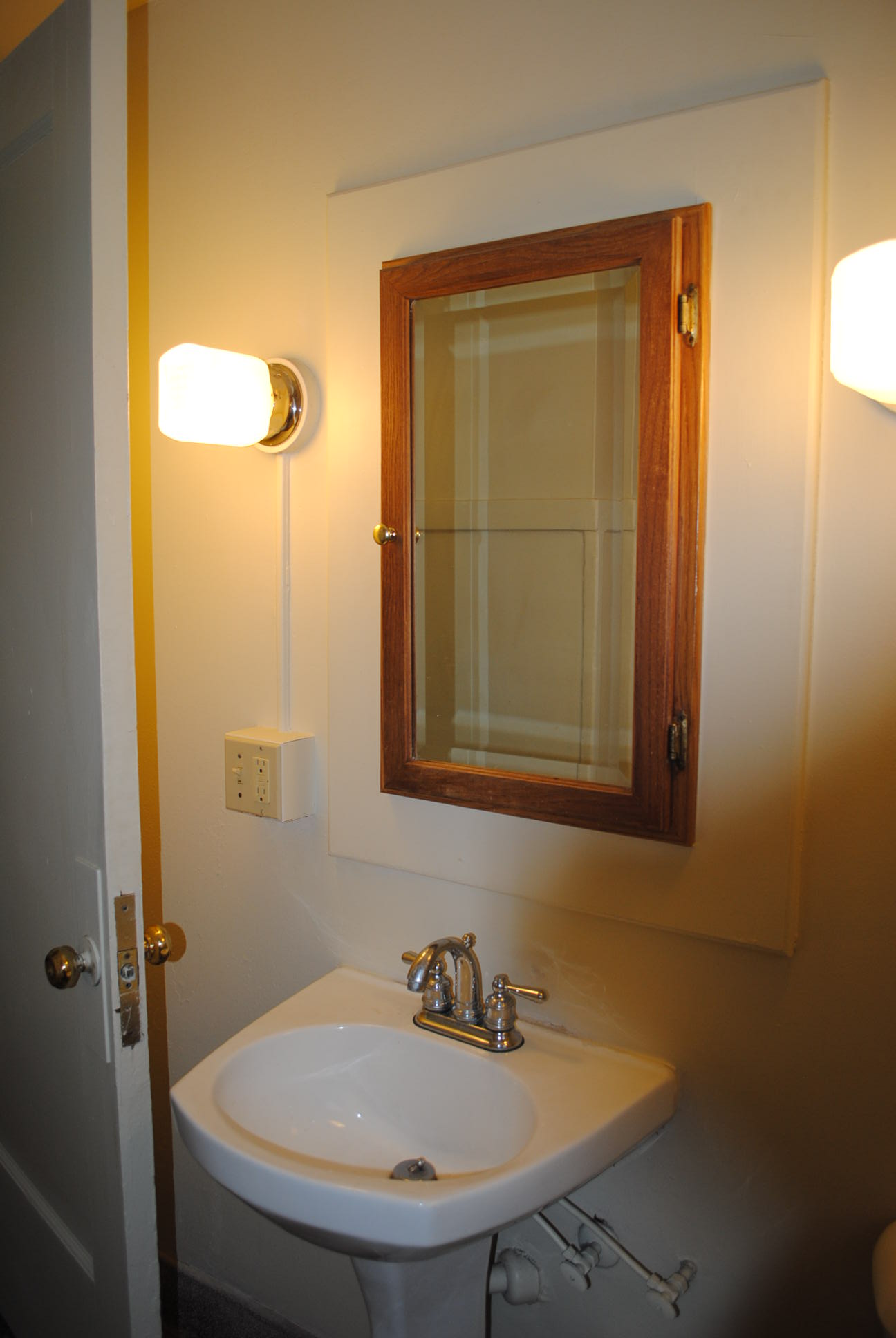 The%20maine_inside_2bdrm_bath2