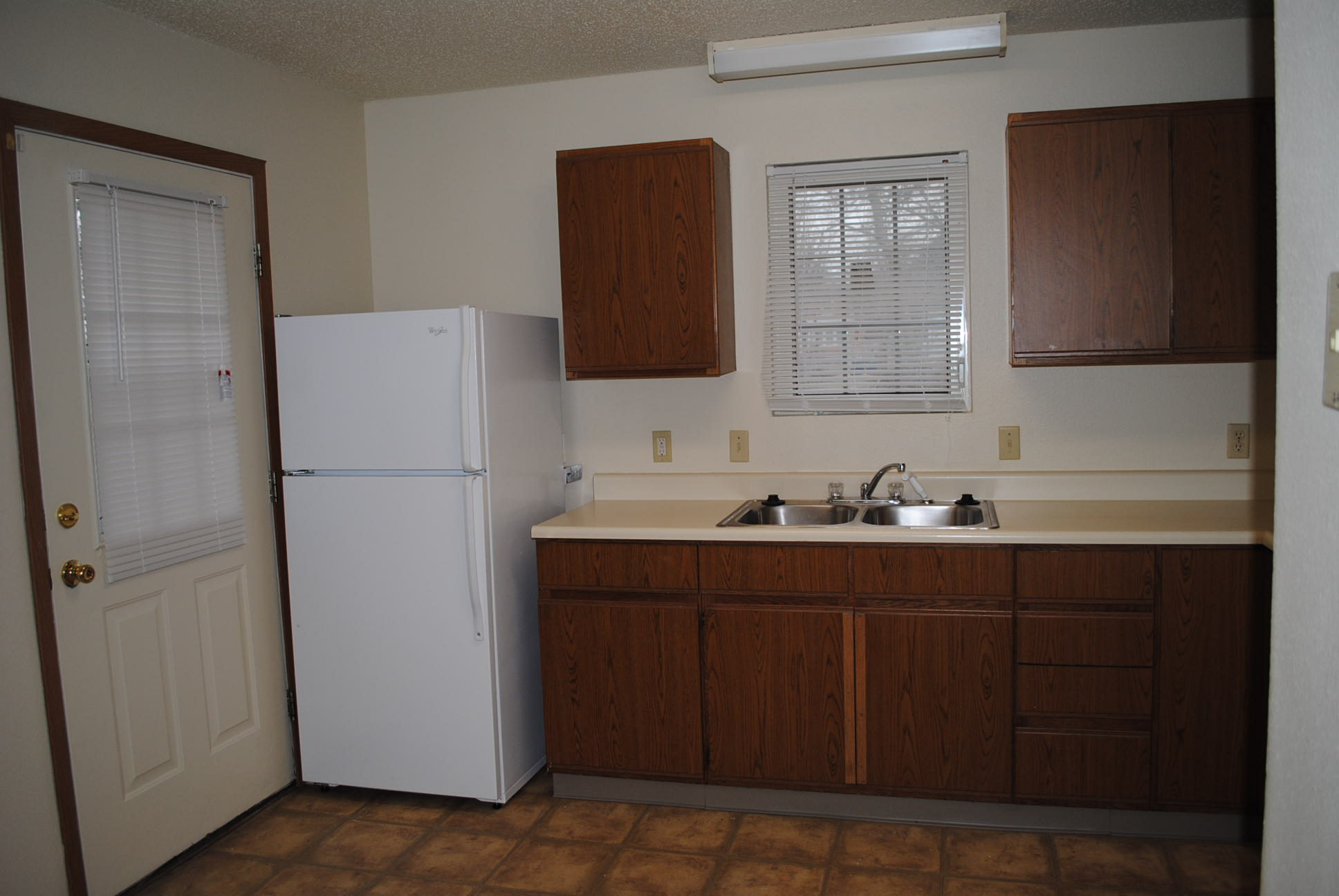 Mid%20city%20duplexes%201430-1432%2011th%20inside%20kitchen1